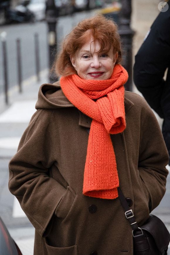 Agathe Natanson lors de la cérémonie d'enterrement de l'acteur franco-danois Niels Arestrup devant l'église Saint-Roch à Paris, le 10 décembre 2024. Niels Arestrup, décédé le 1er décembre 2024 à l'âge de 75 ans, était un pilier du théâtre et du cinéma français depuis les années 1970, mais son profil a été rehaussé au niveau international au cours de la première décennie de ce siècle par deux films réalisés par Jacques Audiard. Photo par Nasser Berzane/ABACAPRESS.COM