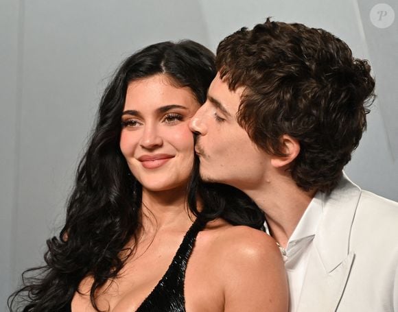 Kylie Jenner et Timothee Chalamet arrivent à la Vanity Fair Oscar Party 2026 qui se tient au LACMA's David Geffen Galleries le 15 mars 2026 à Los Angeles, CA.
 Photo by OConnor-Arroyo / AFF/ABACAPRESS.COM