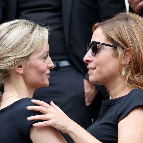 Léa Salamé, Audrey Crespo-Mara - Sorties des obsèques de Thierry Ardisson en l’église Saint-Roch de Paris, France, le 17 juillet 2025. 

© Clovis-Jacovides/Bestimage