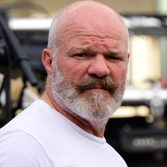 Après huit ans d'aventure avec cette émission sur M6, Philippe Etchebest a annoncé il y a quelques semaines sa déprogrammation. 

Philippe Etchebest - Fête de la Pogne et de la Raviole à Romans sur Isère.