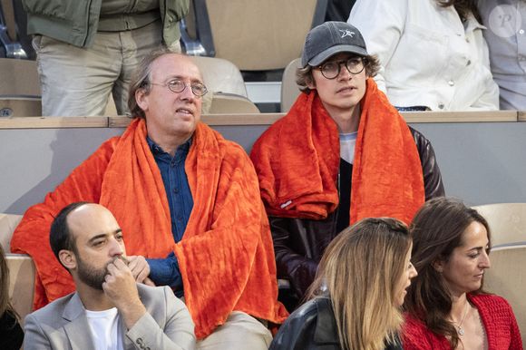 Pierre de Maere dans les tribunes lors de la session du soir des Internationaux de France de Tennis de Roland Garros 2025, à Paris, France, le 4 juin 2025. © Jacovides-Moreau/Bestimage
