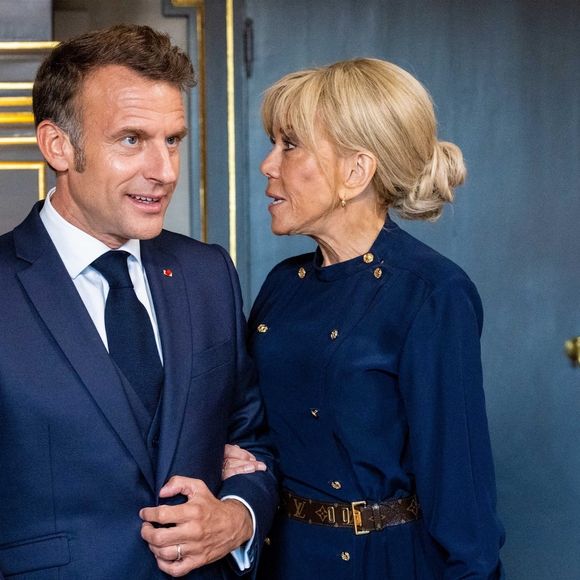 Emmanuel et Brigitte Macron rencontrent le roi Willem-Alexander, la reine Maxima des Pays-Bas et la princesse Amalia avant un dîner qui marque le début du sommet de l'OTAN à La Haye aux Pays-Bas le 24 juin 2025

©Backgrid USA / Bestimage
