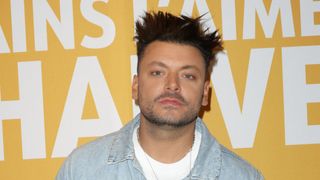 Kev Adams séparé d'une célèbre chanteuse qui a vendu la mèche : "Personne ne sait à quel point tu es..."