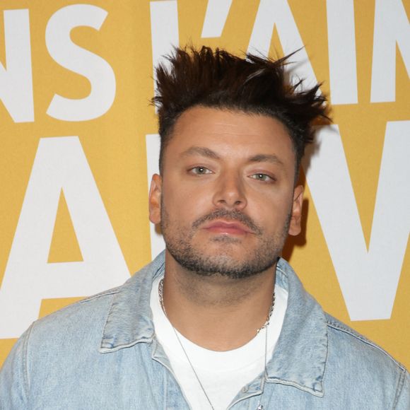 Kev Adams a lancé l’été dernier « L'Humour à la plage », un festival d’humour réunissant de nombreux artistes renommés.

Kev Adams - Avant-première du film "Certains l'aiment chauve"  au Cinéma UGC Ciné Cité Bercy à Paris. © Coadic Guirec/Bestimage