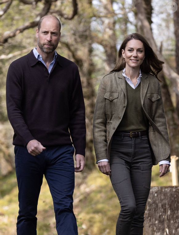 Le prince William, prince de Galles, et Catherine (Kate) Middleton, princesse de Galles, visitent la forêt communautaire d'Ardura, en Ecosse, Royaume Uni, le 30 avril 2025. © Dana Press/Bestimage