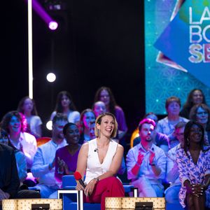 Exclusif - Lorie (Laure Pester) lors de l'enregistrement de l'émission "La Boîte à secrets", présentée par F.Bollaert et diffusée le 3 octobre 2025 sur France 3, dans les studios du Lendit à Saint-Denis, Seine Saint-Denis, France, le 9 septembre 2025. © Pierre Perusseau/Bestimage
