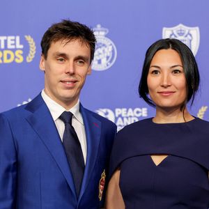 Louis Ducruet et sa femme Marie au photocall des Sportel Awards 2025 au Grimaldi Forum à Monaco, le 20 octobre 2025. Les Sportel Awards sont une compétition internationale visant à récompenser les plus belles images de sport de l'année dans le cadre du Sportel qui est un salon international du sport et des médias qui se déroule en Principauté. 
© Claudia Albuquerque / Bestimage