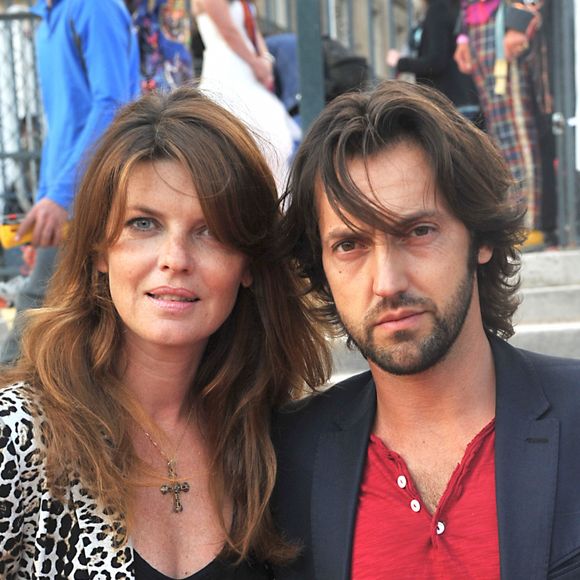 Frédéric Diefenthal et sa femme Gwendoline Hamon - La kermesse aux étoiles 2012 dans le cadre de la fete forraine des Tuileries à Paris le 22 juin 2012. © VEEREN / BESTIMAGE