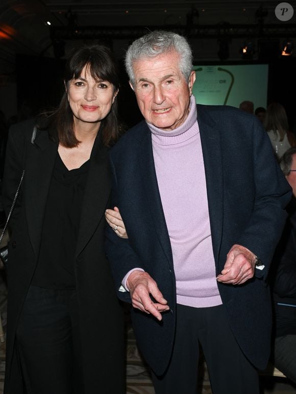 Claude Lelouch et sa compagne Valérie Perrin - Gala caritatif des "Stéthos d'Or" qui récompensent les artistes qui contribuent au bien-être de tous, organisé par la Fondation pour la Recherche en Physiologie au George V à Paris, le 27 mars 2023.  © Coadic Guirec-Rachid Bellak/Bestimage