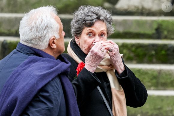 Geneviève Laborde, la soeur de C.Laborde - Sortie des obsèques de Catherine Laborde en l’église Saint-Roch à Paris, le 6 février 2025. Décédée le 28 janvier 2025 à l'âge de 73 ans, l'ancienne présentatrice météo de TF1 (1988 - 2017) était atteinte de la maladie neurodégénérative à corps de Lewy. 
© Jacovides - Moreau / Bestimage