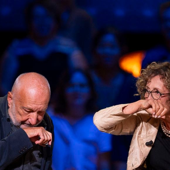 Exclusif - François Berléand et Mireille Dumas lors de l'enregistrement de l'émission "La Boîte à secrets", présentée par F.Bollaert et diffusée le 26 septembre 2025 sur France 3, dans les studios du Lendit à Saint-Denis, Seine Saint-Denis, France, le 8 septembre 2025. © Pierre Perusseau/Bestimage
