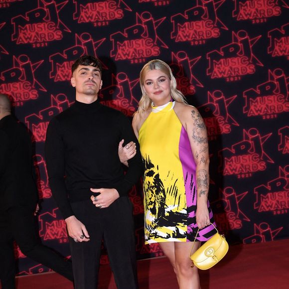 Florian Rossi et sa compagne Louane Emera lors de la 23ème édition des NRJ Music Awards 2021 au Palais des Festivals de Cannes, le 20 novembre 2021.
© Rachid Bellak/Bestimage