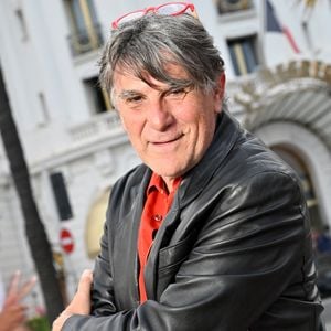 L'animateur avait été évincé du service public il y a huit ans. 
Tex, l'animateur TV et humoriste, durant le dîner de Gala caritatif de l'association Enfant Star et Match à l'hôtel Negresco à Nice, le 8 juin 2024. © Bruno Bebert / Bestimage
