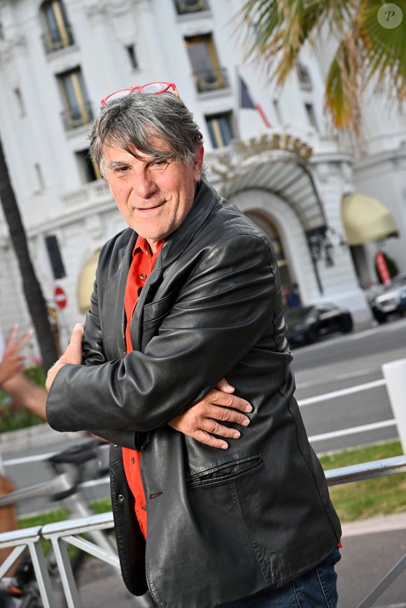 L'animateur avait été évincé du service public il y a huit ans. 
Tex, l'animateur TV et humoriste, durant le dîner de Gala caritatif de l'association Enfant Star et Match à l'hôtel Negresco à Nice, le 8 juin 2024. © Bruno Bebert / Bestimage