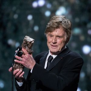 Robert Redford était incontestablement une figure marquante du cinéma des années 1970, avant de devenir un réalisateur et producteur oscarisé dans les décennies suivantes. L'artiste était également un militant engagé, qui a notamment œuvré pour l'environnement mais aussi le cinéma indépendant. 

Robert Redford reçoit un Cesar d'honneur à la 44ème cérémonie des Cesars à la salle Pleyel à Paris le 22 février 2019
© Borde / Jacovides / Bestimage
