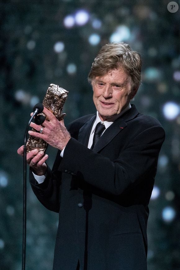 Robert Redford était incontestablement une figure marquante du cinéma des années 1970, avant de devenir un réalisateur et producteur oscarisé dans les décennies suivantes. L'artiste était également un militant engagé, qui a notamment œuvré pour l'environnement mais aussi le cinéma indépendant. 

Robert Redford reçoit un Cesar d'honneur à la 44ème cérémonie des Cesars à la salle Pleyel à Paris le 22 février 2019
© Borde / Jacovides / Bestimage