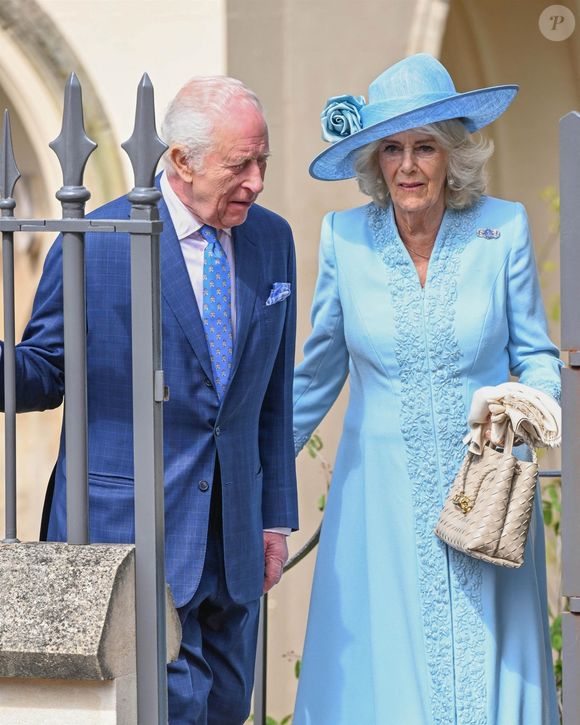 Il s'agit du sac Andiamo 

La Reine Camilla lors de la messe de Pâques à la chapelle St George au château de Windsor le 20 avril 2025



Pictured: King Charles (Le roi Charles III d'Angleterre) III, Queen Camilla (Camilla Parker Bowles, reine consort d'Angleterre)