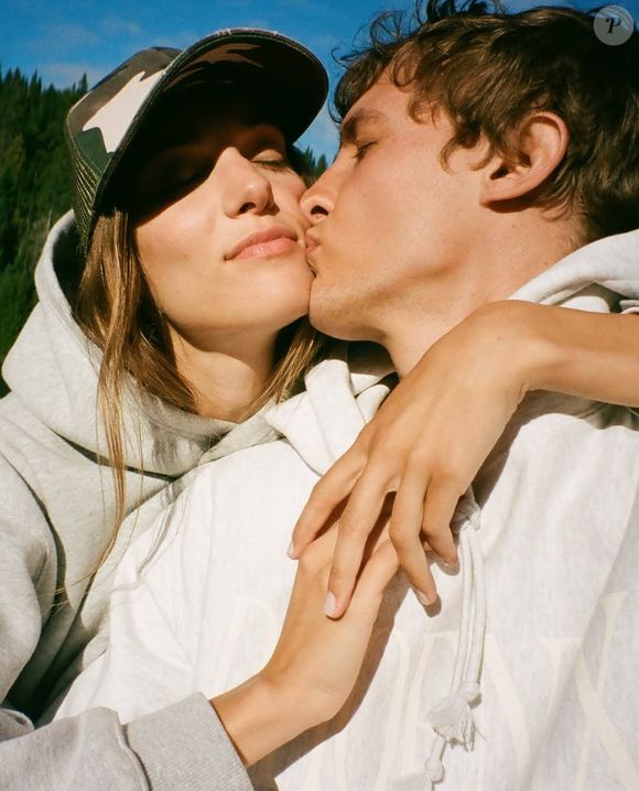 Charlotte Cardin et son amoureux Aliocha Schneider, le 21 septembre 2025.
