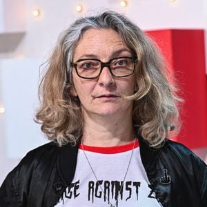 Corinne Masiero enregistre l'émission "Vivement dimanche" au studio Gabriel à Paris, le 17 avril 2024.
© Guillaume Gaffiot / Bestimage