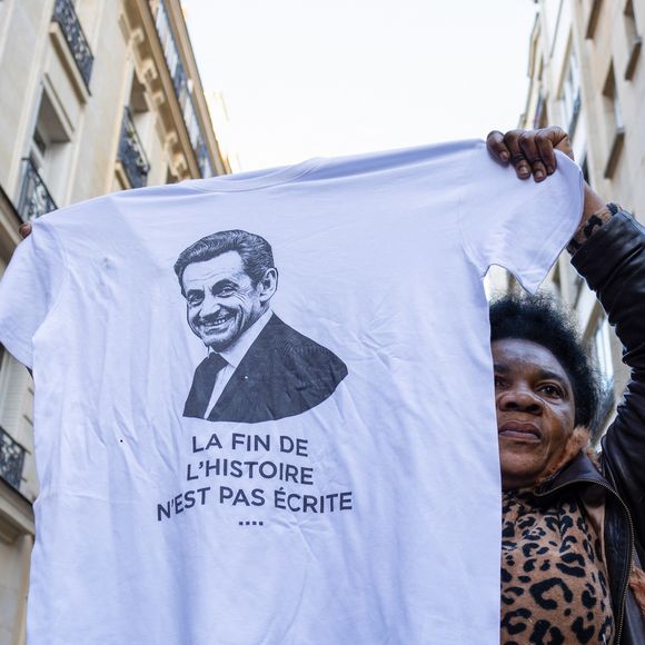 Atmosphère autour du domicile de Nicolas Sarkozy avant d'être incarcéré à la prison de La Santé à Paris, France, le 21 octobre 2025. 

© Shana Abitbol/Bestimage