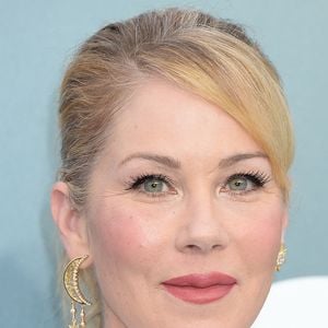 Malgré ces difficultés, elle essaie de maintenir une routine pour s’occuper de sa fille Sadie, âgée de 15 ans.

Christina Applegate - Photocall - 26ème cérémonie annuelle des "Screen Actors Guild Awards" ("SAG Awards") au "Shrine Auditorium" à Los Angeles, le 19 janvier 2020. ©  Broadimage / Bestimage