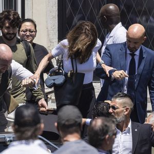 La Reine Rania de Jordanie et Rajwa Al Saif quittent l'hôtel St Regis après le mariage de Jeff Bezos et Lauren Sanchez le 28 juin 2025 à Venise, Italie. Photo par Marco Piovanotto/ABACAPRESS.COM