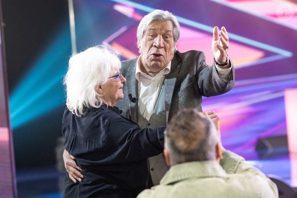 Exclusif - Jean-Pierre Castaldi, Catherine Lara lors de l'enregistrement de l'émission "La Boîte à secrets", présentée par F.Bollaert et diffusée le 9 janvier 2026 sur France 3, dans les studios du Lendit à Saint-Denis, France, le 2 décembre 2025. © Cyril Moreau/Bestimage