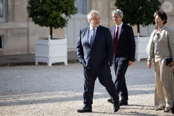 Luc Besson arrive pour assister à un dîner d'État officiel dans le cadre de la visite d'État du président américain en France, au palais présidentiel de l'Élysée à Paris, France, le 8 juin 2024. Photo par Raphael Lafargue/ABACAPRESS.COM