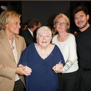 Depuis la création de son Prix pour la recherche médicale, le Fonds de dotation Line Renaud - Loulou Gasté confie à la FRM la mission d'identifier ses lauréats

Exclusif -  Muriel Robin, Line Renaud, Claude Chirac et Vincent Niclo - 6ème remise du prix "Fonds de dotation Line Renaud-Loulou Gasté" pour la recherche médicale à la Maison de la Recherche à Paris