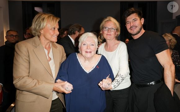 Depuis la création de son Prix pour la recherche médicale, le Fonds de dotation Line Renaud - Loulou Gasté confie à la FRM la mission d'identifier ses lauréats

Exclusif -  Muriel Robin, Line Renaud, Claude Chirac et Vincent Niclo - 6ème remise du prix "Fonds de dotation Line Renaud-Loulou Gasté" pour la recherche médicale à la Maison de la Recherche à Paris