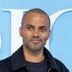 Dans l'avion, Tony Parker en première classe, ses enfants en classe économique : le sportif millionnaire veut leur donner une leçon