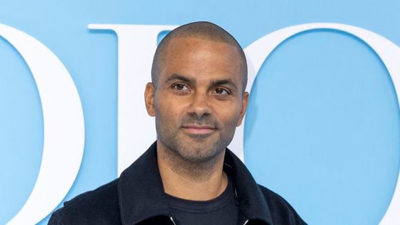 Dans l'avion, Tony Parker en première classe, ses enfants en classe économique : le sportif millionnaire veut leur donner une leçon