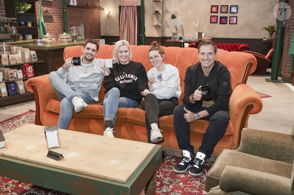 Gregory Ascher, Justine Salmon, Jonathan O'Donell, Ana Godefroy (Matinale RTL2) - People lors de l'inauguration de l'exposition immersive "Friends Experience" à Paris. Le 21 novembre 2022
© Jack Tribeca / Bestimage