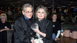 Brigitte Bardot : Son mari Bernard d'Ormale pris en charge par les médecins après avoir perdu le contrôle de son corps