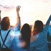 "Je n'ai plus d'amis à 44 ans" : le témoignage qui explique pourquoi nos amitiés s'évaporent avec le temps