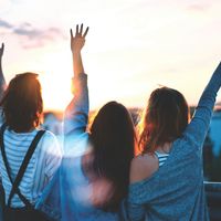 "Je n'ai plus d'amis à 44 ans" : le témoignage qui explique pourquoi nos amitiés s'évaporent avec le temps