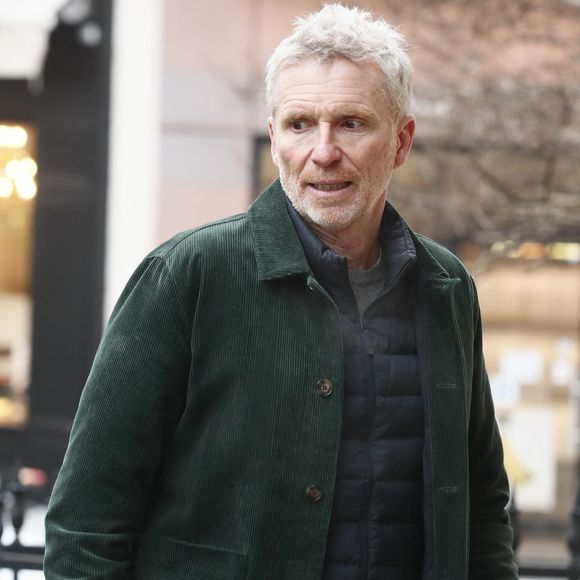 Denis Brogniart lors des obsèques de Jean-Luc Petitrenaud en l'église Saint-Pierre-du-Gros-Caillou à Paris, le 17 janvier 2025.
© Christophe Clovis/Bestimage