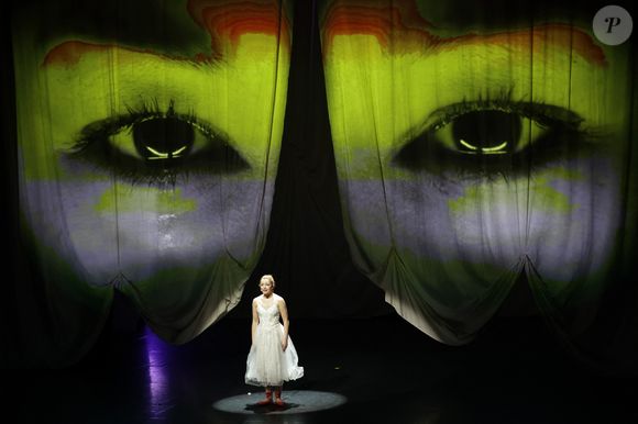 Exclusif - Céleste Hauser - Générale du spectacle musical "Les Souliers Rouges" au Casino de Paris, le 24 janvier 2025.
"Les Souliers Rouges" est un conte musical produit par Marc Lavoine et son compositeur attitré Fabrice Aboulker d'après le conte "Les Chaussons Rouges" de Hans Christian Andersen.
© Guirec Coadic/Bestimage