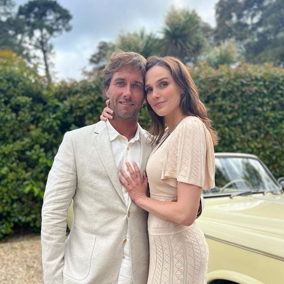 "Merci d’être là Romain et d’avoir fait le choix de rester pour le meilleur et pour le pire. Je t’aime."

Camille Lou et son chéri sur Instagram.