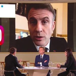 Alors qu'il a ironisé sur l'utilisation de l'IA avec son image, voilà que le chef de l'Etat est coupé en plein vol par la journaliste indienne.