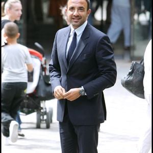 Nikos Aliagas au mariage de Laurence Ferrari et Renaud Capuçon à la mairie du 16ème arrondissement de Paris. Le 03/07/2009. Crédit Guillaume Gaffiot/Bestimage