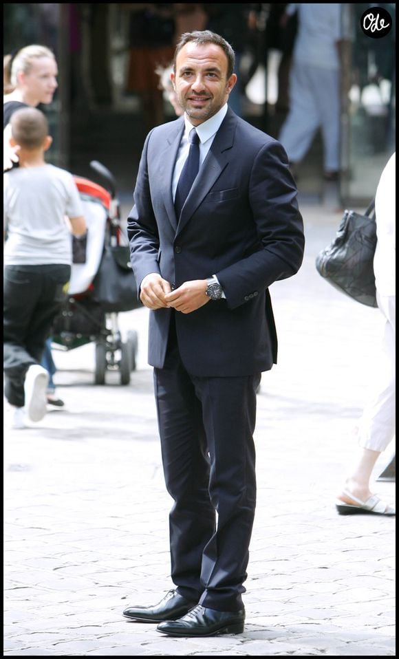 Nikos Aliagas au mariage de Laurence Ferrari et Renaud Capuçon à la mairie du 16ème arrondissement de Paris. Le 03/07/2009. Crédit Guillaume Gaffiot/Bestimage
