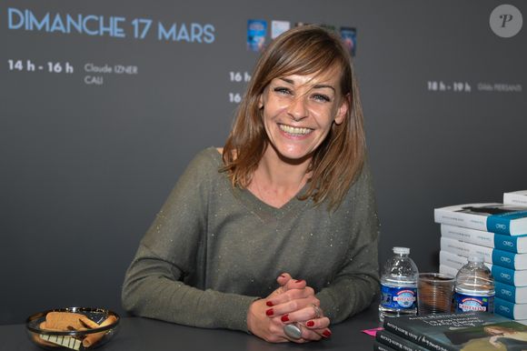 Agnès Martin-Lugand - Salon du Livre de Paris 2019 du 15 au 18 mars 2019 à la Porte de Versailles. Le 16 mars 2019
© Lionel Urman / Bestimage