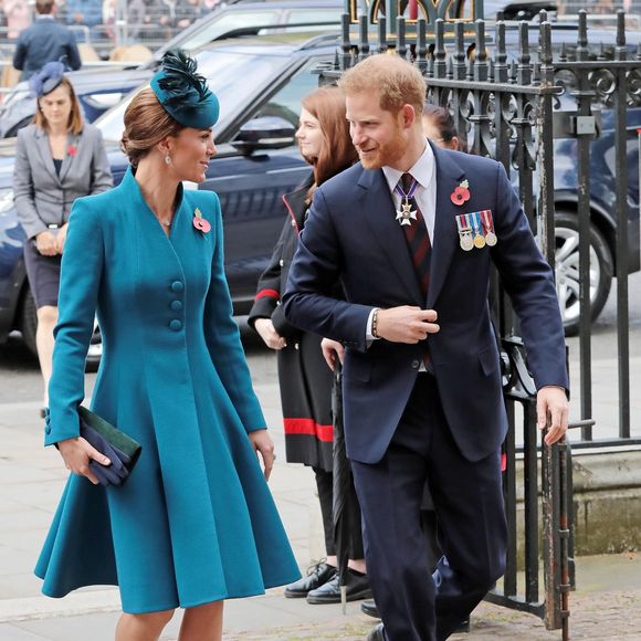 Situé à moins de 20 minutes en voiture de l’Adélaïde Cottage, la résidence où logent Kate, William et leurs trois enfants.

Kate Catherine Middleton, duchesse de Cambridge, et le prince Harry, duc de Sussex - Arrivées de la famille royale d'Angleterre en l'abbaye de Westminster à Londres pour le service commémoratif de l'ANZAC Day. Le 25 avril 2019 Backgrid UK/ Bestimage