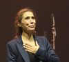 C’est un cri du cœur poussé par Emily Bécaud, la fille du regretté chanteur Gilbert Bécaud. 

Exclusif - Emily Bécaud - Concert "Et Maintenant", le spectacle hommage à Gilbert Bécaud interprété par Jules Grison avec la participation exceptionnelle de sa fille, Emily Bécaud à l'Olympia, Paris © Coadic Guirec/Bestimage