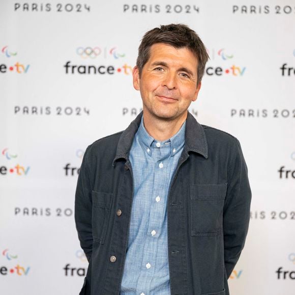 Thomas Sotto lors de la présentation des journalistes et chroniqueurs de France Télévisions pour les Jeux Olympiques 2024 au musée de l'Homme à Paris, le 11 juin 2024. © Pierre Perusseau / Bestimage