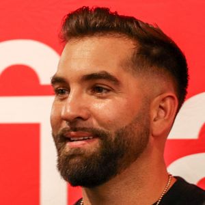 C'est un sujet qui touche profondément le chanteur.

Kendji Girac en séance de dédicaces à l'occasion de la sortie de son nouvel album ''Vivre'' à la FNAC Croix-Blanche de Sainte-Geneviève-des-Bois, France, le vendredi 4 octobre 2024. © Agence / Bestimage