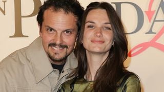 Juan Arbelaez : avec sa compagne et leur bébé, le chef profite d’un été dans l’un des coins les plus prisés du Sud-Ouest