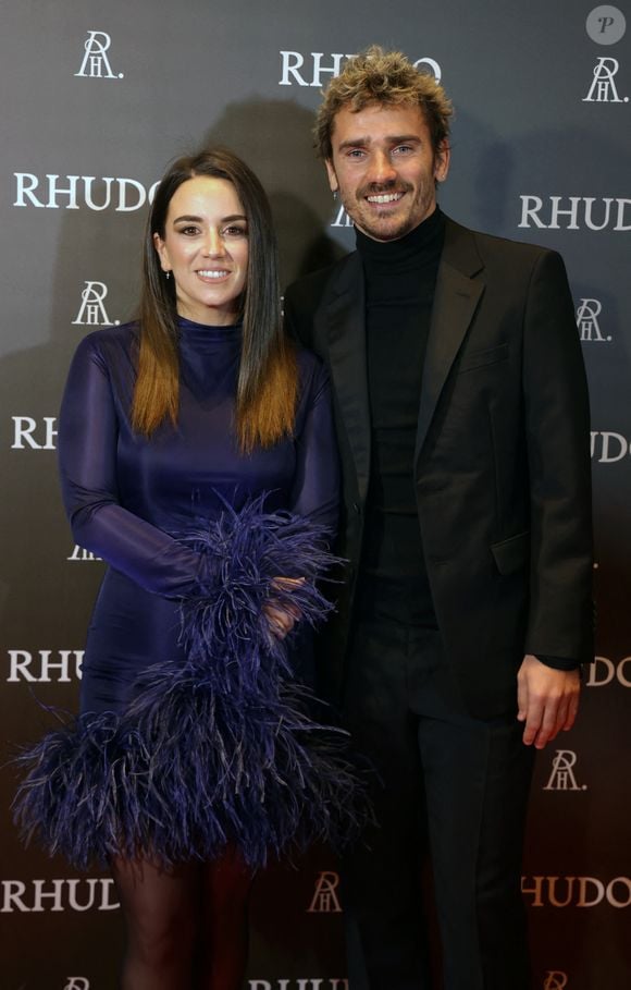 De quoi s'agit-il ?

Antoine Griezmann et sa femme Erika Choperena - Le joueur A.Griezmann et son ami M.Llorente se lancent dans l'aventure de la restauration et ouvrent le Rhudo à Madrid.
Europa Press / Bestimage