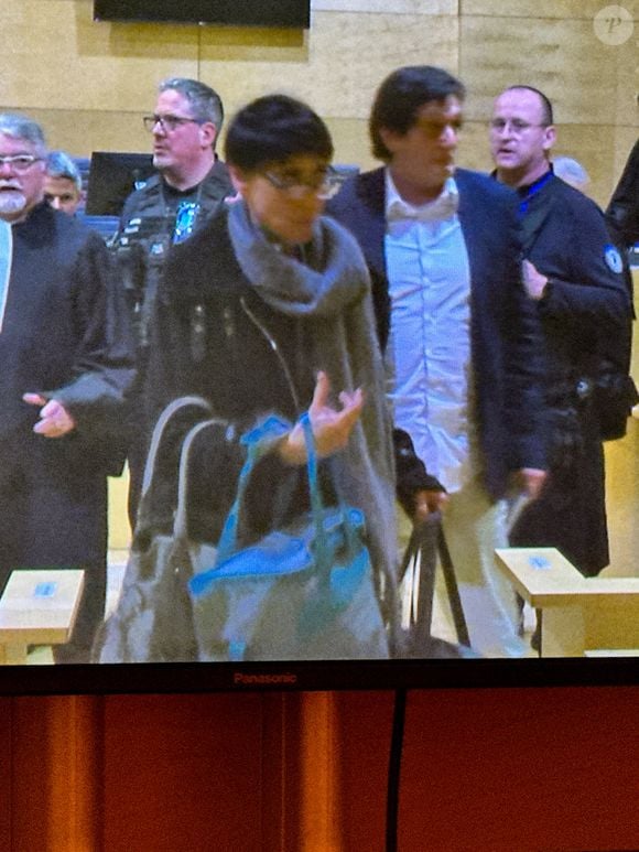 L'arrivée de l'artiste de 56 ans n'est pas passée inaperçue et aurait profondément bouleversé le quotidien des équipes sur place, comme l'avait révélé Le Figaro.

Pierre Palmade sort de la salle d'audience du tribunal de Melun avec sa soeur Hélène à l'issue de sa condamnation à cinq de prison dont deux ferme le 20 novembre 2024.